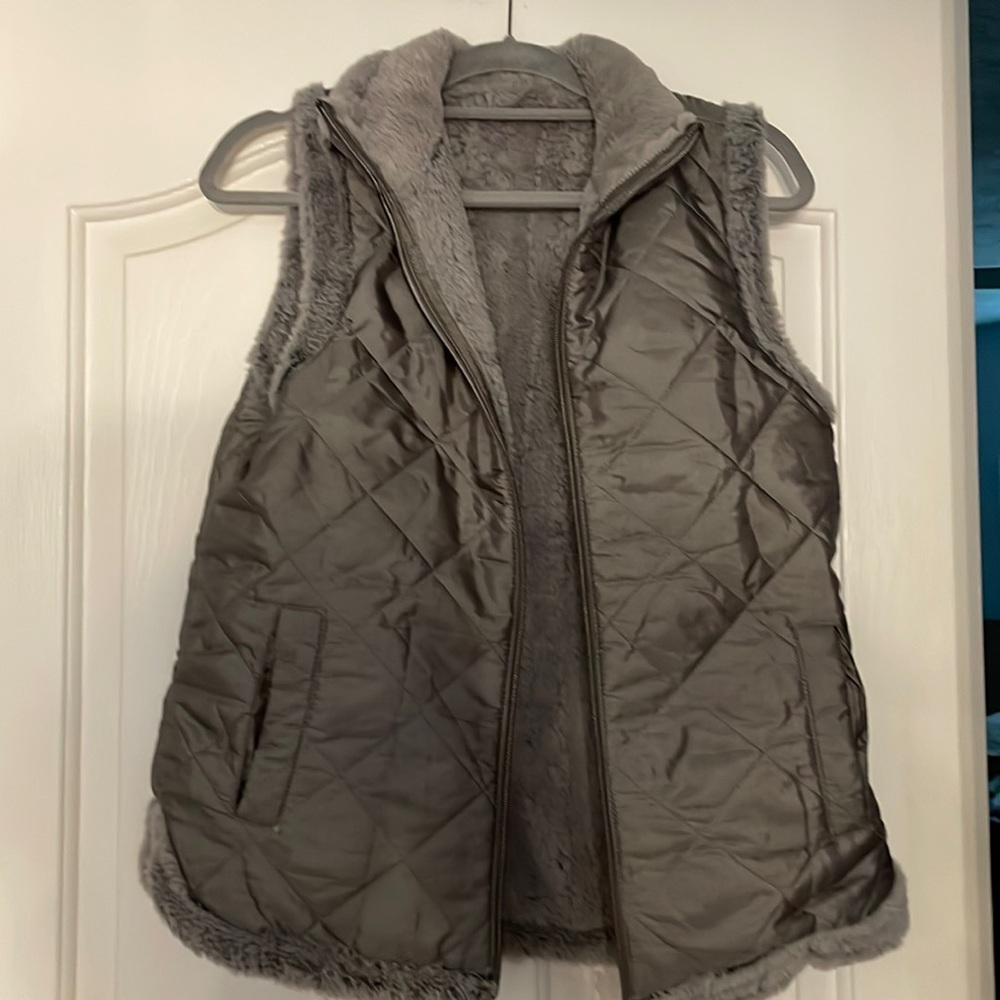 Size small vest. Like new.